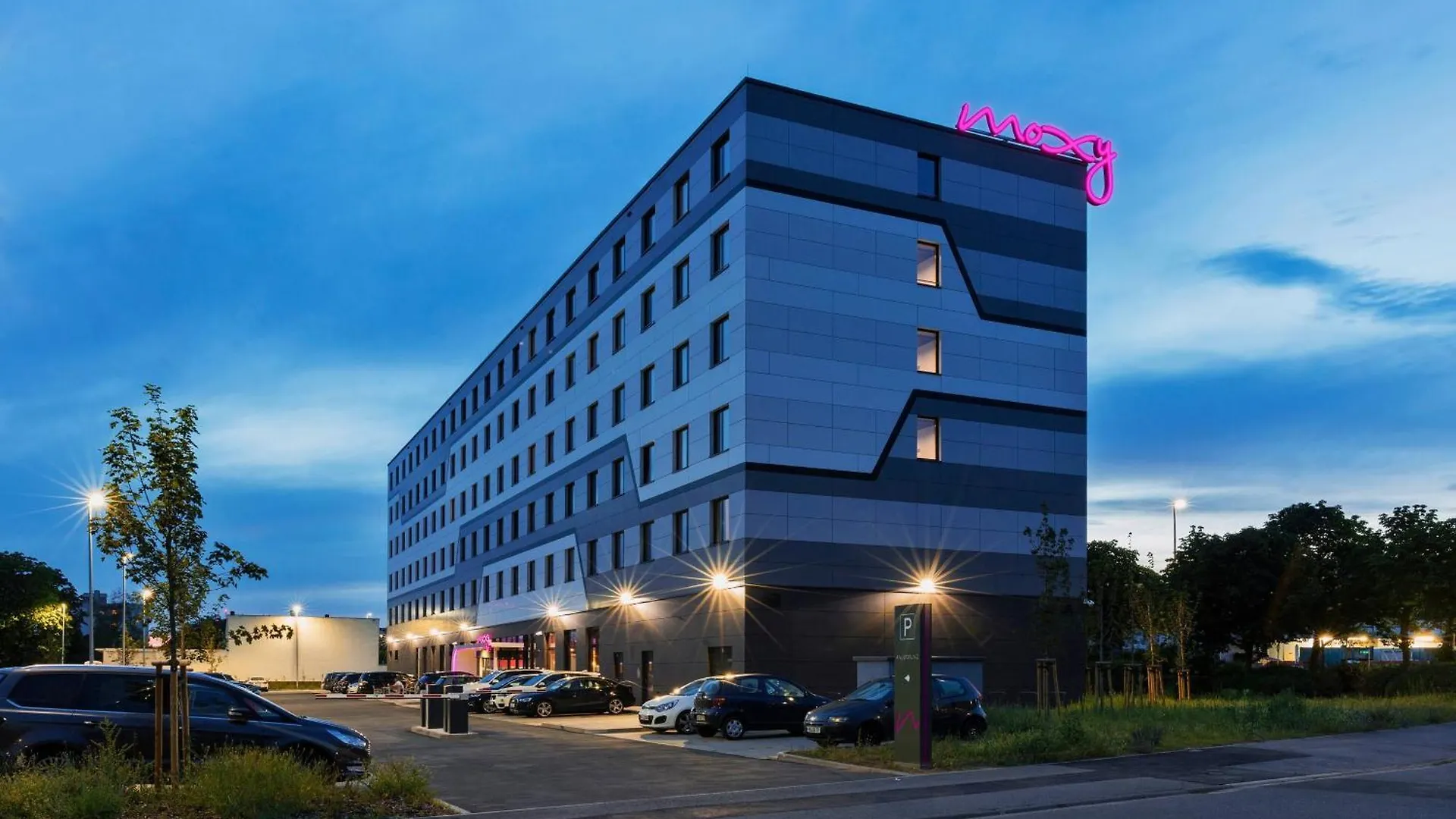 Moxy Frankfurt Airport Kelsterbach Otel